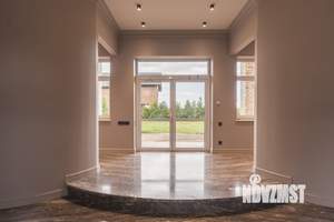 Дом 350м², 2-этажный, участок 15 сот.  