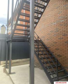 Дом 555м&sup2;, 3-этажный, участок 5 сот.  