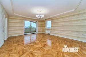 Дом 569м&sup2;, 3-этажный, участок 8 сот.  