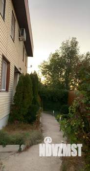 Дом 190м&sup2;, 2-этажный, участок 4 сот.  