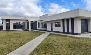 Дом 355м&sup2;, 1-этажный, участок 13 сот.  