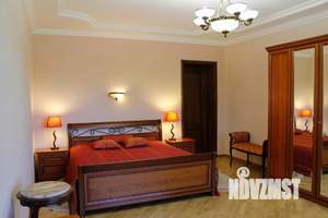 Дом 336м&sup2;, 2-этажный, участок 7 сот.  