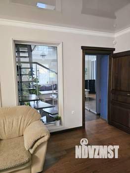 Дом 200м&sup2;, 2-этажный, участок 6 сот.  