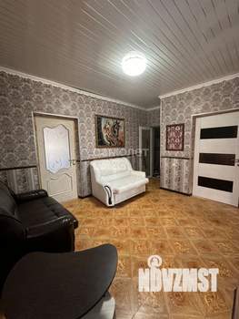 Дом 217м&sup2;, 3-этажный, участок 4 сот.  