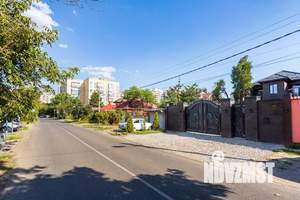 Дом 227м&sup2;, 3-этажный, участок 5 сот.  