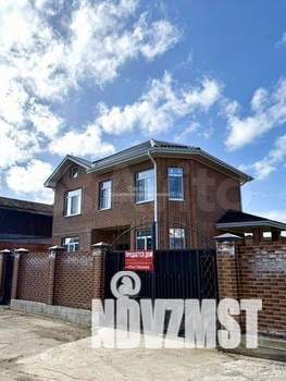 Дом 180м&sup2;, 2-этажный, участок 4 сот.  