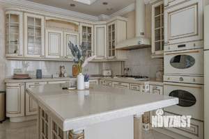 Дом 370м&sup2;, 2-этажный, участок 9 сот.  