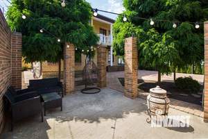 Дом 180м&sup2;, 2-этажный, участок 4 сот.  