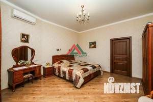 Дом 187м&sup2;, 2-этажный, участок 4 сот.  