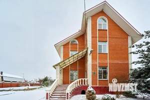 Дом 268м&sup2;, 3-этажный, участок 17 сот.  