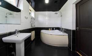 Дом 350м&sup2;, 2-этажный, участок 4 сот.  