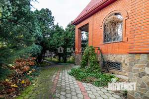 Дом 444м&sup2;, 2-этажный, участок 10 сот.  