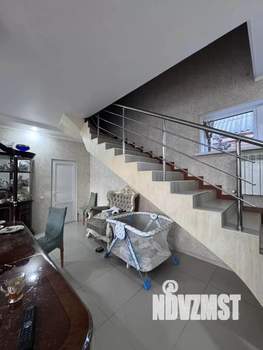 Дом 380м&sup2;, 2-этажный, участок 4 сот.  