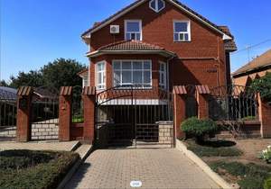 Дом 270м&sup2;, 3-этажный, участок 8 сот.  