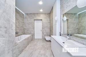 Дом 303м&sup2;, 2-этажный, участок 6 сот.  