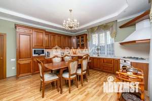 Дом 190м², 2-этажный, участок 5 сот.  
