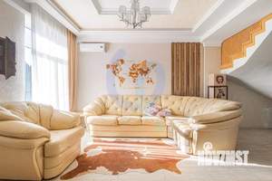 Дом 256м², 2-этажный, участок 7 сот.  