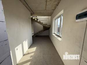 Дом 135м&sup2;, 2-этажный, участок 4 сот.  