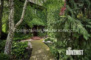 Дом 600м&sup2;, 2-этажный, участок 30 сот.  