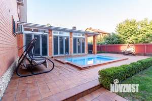 Дом 240м&sup2;, 3-этажный, участок 5 сот.  