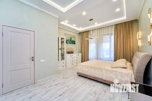 Дом 241м&sup2;, 3-этажный, участок 4 сот.  