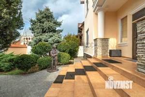 Дом 226м&sup2;, 2-этажный, участок 7 сот.  