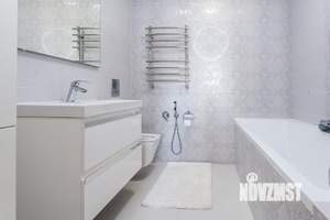 Дом 135м&sup2;, 2-этажный, участок 3 сот.  