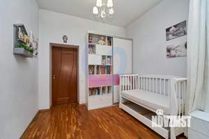 Дом 254м², 3-этажный, участок 7 сот.  