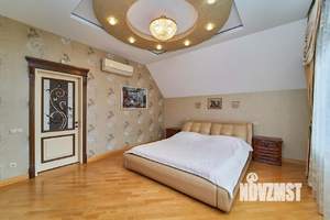 Дом 379м², 3-этажный, участок 10 сот.  