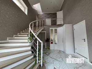 Дом 254м², 2-этажный, участок 10 сот.  