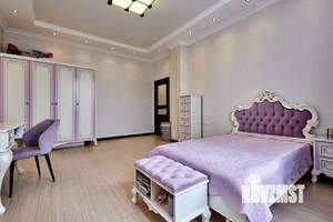 Дом 242м&sup2;, 2-этажный, участок 6 сот.  