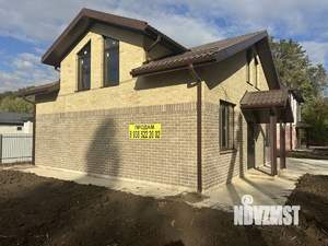 Дом 135м&sup2;, 2-этажный, участок 4 сот.  