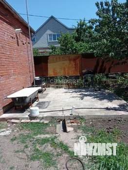 Дом 330м&sup2;, 3-этажный, участок 6 сот.  