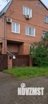 Дом 200м&sup2;, 3-этажный, участок 2 сот.  