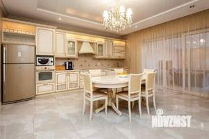 Дом 240м&sup2;, 3-этажный, участок 5 сот.  