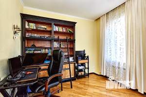 Дом 430м², 3-этажный, участок 9 сот.  