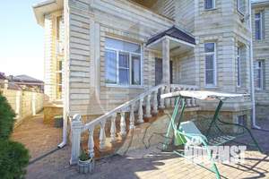 Дом 351м&sup2;, 3-этажный, участок 10 сот.  