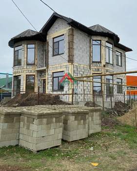 Дом 228м&sup2;, 2-этажный, участок 3 сот.  