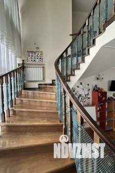 Дом 399м&sup2;, 2-этажный, участок 5 сот.  