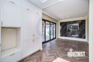 Дом 261м², 2-этажный, участок 9 сот.  