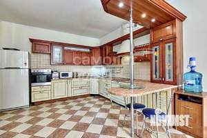 Дом 333м&sup2;, 3-этажный, участок 8 сот.  