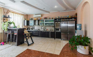 Дом 500м&sup2;, 2-этажный, участок 8 сот.  