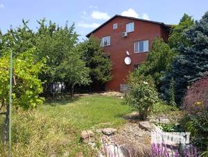 Дом 528м&sup2;, 3-этажный, участок 8 сот.  