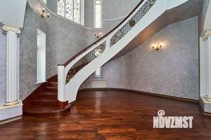 Дом 600м&sup2;, 3-этажный, участок 6 сот.  