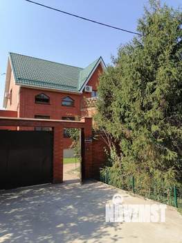 Дом 241м&sup2;, 2-этажный, участок 8 сот.  