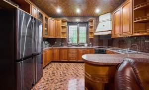 Дом 374м&sup2;, 3-этажный, участок 4 сот.  