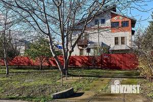 Дом 307м&sup2;, 3-этажный, участок 9 сот.  