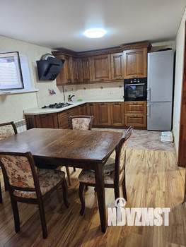 Дом 300м², 2-этажный, участок 10 сот.  