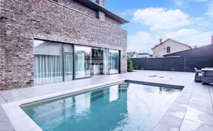 Дом 409м&sup2;, 2-этажный, участок 7 сот.  