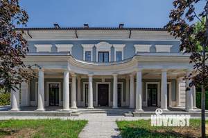 Дом 670м&sup2;, 3-этажный, участок 9 сот.  